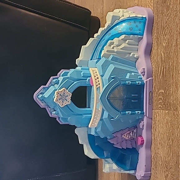 Little People Frozen castle - Picture 1 of 3